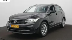 Zwart Gebruikt 2021 VW Tiguan Life SUV | € 29.900 (Super prijs)