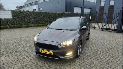 Occasion 2011 Ford Focus Titanium Stationwagen | € 2.995 (Super prijs)