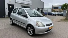 Grijs Gebruikt 2000 Toyota Yaris Luna Hatchback | € 795 (Goede deal)