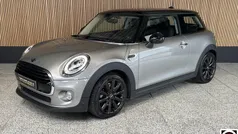 Gebruikt 2017 Mini Cooper Business Hatchback | € 17.995 (Eerlijke prijs)