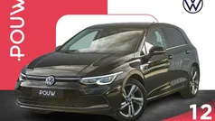 Zwart Gebruikt 2021 VW Golf VIII Life Hatchback | € 23.950 (Eerlijke prijs)