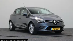 Grijs Gebruikt 2017 Renault Clio IV Zen Hatchback | € 10.240 (Eerlijke prijs)