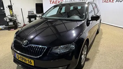 Occasion 2014 Skoda Octavia Elegance Stationwagen | € 5.450 (Goede deal)