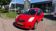 Rood Gebruikt 2007 Toyota Yaris Hatchback | € 2.850 (Eerlijke prijs)