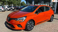 Oranje Gebruikt 2019 Renault Clio IV Intens Hatchback | € 10.940 (Eerlijke prijs)