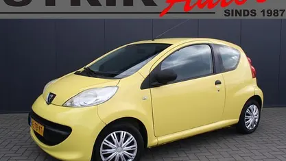 Occasion 2006 Peugeot 107 Hatchback | € 1.189 (Eerlijke prijs)