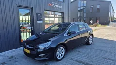 Zwart Gebruikt 2015 Opel Astra Hatchback | € 9.450 (Goede deal)