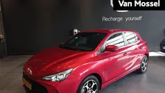 Rood Gebruikt 2024 MG MG3 Luxury Hatchback | € 21.995 (Eerlijke prijs)