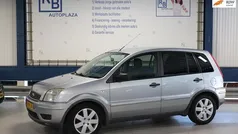 Grijs Gebruikt 2004 Ford Fusion Futura MPV | € 1.950 (Eerlijke prijs)