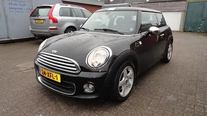 Zwart (metallic) Occasion 2012 Mini ONE Business Hatchback | € 3.950 (Goede deal)