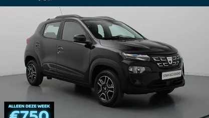 Zwart Gebruikt 2023 Dacia Spring Comfort Plus Hatchback | € 12.290 (Eerlijke prijs)