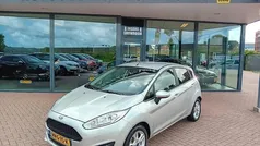 Grijs, metallic lak Gebruikt 2017 Ford Fiesta Titanium Hatchback | € 8.950 (Goede deal)