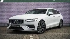 Wit Gebruikt 2020 Volvo V60 R-Design Stationwagen | € 31.694 (Eerlijke prijs)