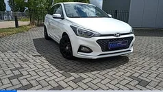 Wit Gebruikt 2020 Hyundai i20 Premium Hatchback | € 13.740 (Eerlijke prijs)