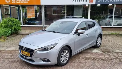 Grijs Gebruikt 2018 Mazda 3 Hatchback | € 17.450 (Eerlijke prijs)