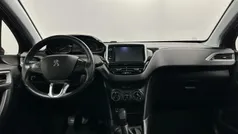 Rood, metallic lak Gebruikt 2017 Peugeot 2008 SUV | € 9.500 (Eerlijke prijs)
