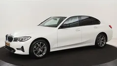 Gebruikt 2021 BMW 318 Executive Sedan | € 25.900 (Goede deal)