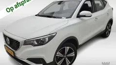 Wit, metallic lak Gebruikt 2021 MG ZS Luxury Sedan | € 16.400 (Eerlijke prijs)