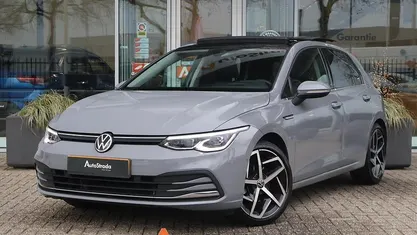 Grijs (parellak) Gebruikt 2020 VW Golf VII Style Hatchback | € 21.900 (Eerlijke prijs)