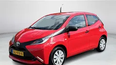 Rood Gebruikt 2017 Toyota Aygo Hatchback | € 8.445 (Eerlijke prijs)