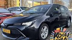 Zwart Gebruikt 2021 Toyota Corolla Active Stationwagen | € 22.900 (Eerlijke prijs)
