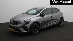 Schiste silver (tekqg) Gebruikt 2025 Renault Clio V Esprit Alpine Hatchback | € 27.940 (Eerlijke prijs)