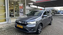 Grijs Gebruikt 2024 Dacia Sandero Journey Hatchback | € 20.400 (Eerlijke prijs)