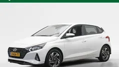 Wit Gebruikt 2024 Hyundai i20 Comfort Hatchback | € 18.950 (Eerlijke prijs)