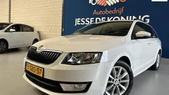 Wit Gebruikt 2013 Skoda Octavia Ambition Stationwagen | € 8.250 (Eerlijke prijs)