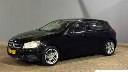 Zwart Gebruikt 2014 Mercedes A180 Ambition Hatchback | € 15.895 (Eerlijke prijs)