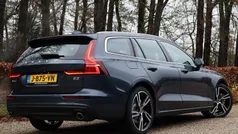 Blauw Gebruikt 2020 Volvo V60 Business Edition Stationwagen | € 27.400 (Goede deal)