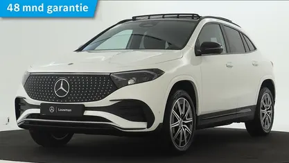 Licht poolwit metallic Gebruikt 2025 Mercedes EQA250+ AMG line SUV | € 44.945 (Eerlijke prijs)