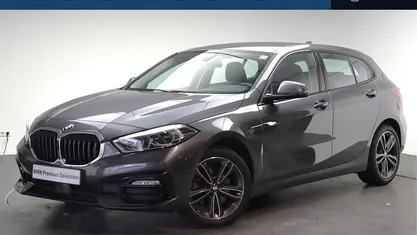 Occasion BMW 118 Executive 136 PK (100 kW) 2021 Grijs Hatchback