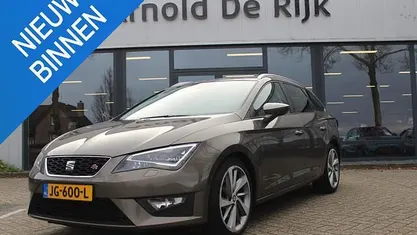 Bruin (metallic) Gebruikt 2016 Seat Leon ST FR Stationwagen | € 9.950 (Eerlijke prijs)