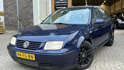 Occasion VW Bora Highline 116 PK (85 kW) 2000 Blauw Sedan