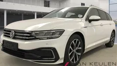 Wit Gebruikt 2020 VW Passat GTE Stationwagen | € 22.744 (Eerlijke prijs)