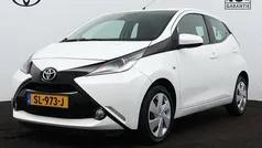 Wit Gebruikt 2018 Toyota Aygo Hatchback | € 9.995 (Eerlijke prijs)
