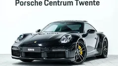Diepzwart metallic Gebruikt 2020 Porsche 911 Turbo S Coupé | € 219.900 (Eerlijke prijs)