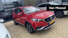 Rood Gebruikt 2021 MG ZS Luxury Sedan | € 16.995 (Eerlijke prijs)
