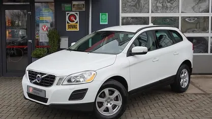 Wit Occasion 2011 Volvo XC60 Kinetic SUV | € 13.250 (Eerlijke prijs)