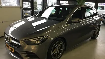 Grijs Occasion 2021 Mercedes B250 Premium MPV | € 27.800 (Super prijs)
