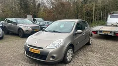 Bruin Occasion 2010 Renault Clio II Expression Hatchback | € 2.500 (Eerlijke prijs)