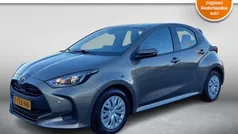 Gebruikt 2023 Toyota Yaris Hybrid Active Hatchback | € 21.450 (Eerlijke prijs)