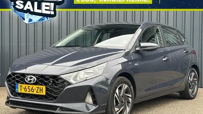 Grijs (metallic) Occasion 2023 Hyundai i20 Comfort Hatchback | € 19.990 (Eerlijke prijs)