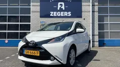 Wit Gebruikt 2015 Toyota Aygo Hatchback | € 7.050 (Eerlijke prijs)