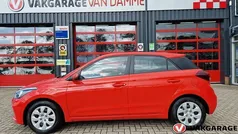 Rood Gebruikt 2020 Hyundai i20 Comfort Hatchback | € 12.950 (Eerlijke prijs)