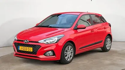 Rood Occasion 2020 Hyundai i20 Comfort Hatchback | € 14.690 (Eerlijke prijs)