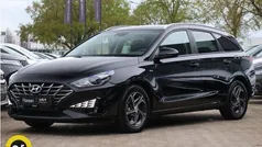 Zwart, metallic lak Gebruikt 2021 Hyundai i30 Comfort Stationwagen | € 20.945 (Goede deal)