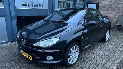 Zwart Occasion 2006 Peugeot 206 CC Cabriolet | € 2.250 (Eerlijke prijs)