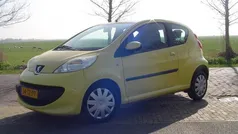 Geel Gebruikt 2007 Peugeot 107 Hatchback | € 2.700 (Eerlijke prijs)